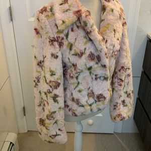 Size S-M Gorgeous print Faux Fur jacket pink print 79% acrylic 22% polyester